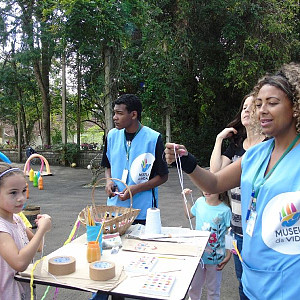 2016_03_16___o_vamos_brincar_no_museu_da_vida_foi_de_muita_diversao_e_brincadeiras_33_20160321_1659143975 424 800 600 80 rd 255 255 255