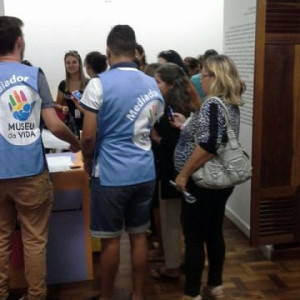 2016_04_16___professores_de_cmeis_de_curitiba_visitam_museu_da_vida_1_20160418_1212843984 744 800 600 80 rd 255 255 255