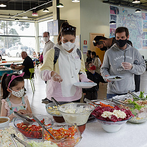 Web_ _Feijoada_da_Pastoral_da_criana_ _Cantina_Museu_da_vida 24