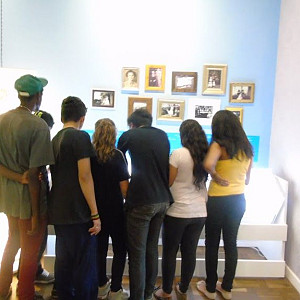 16/03/2016 - Adolescentes do FAS visitam memorial Dra. Zilda Arns